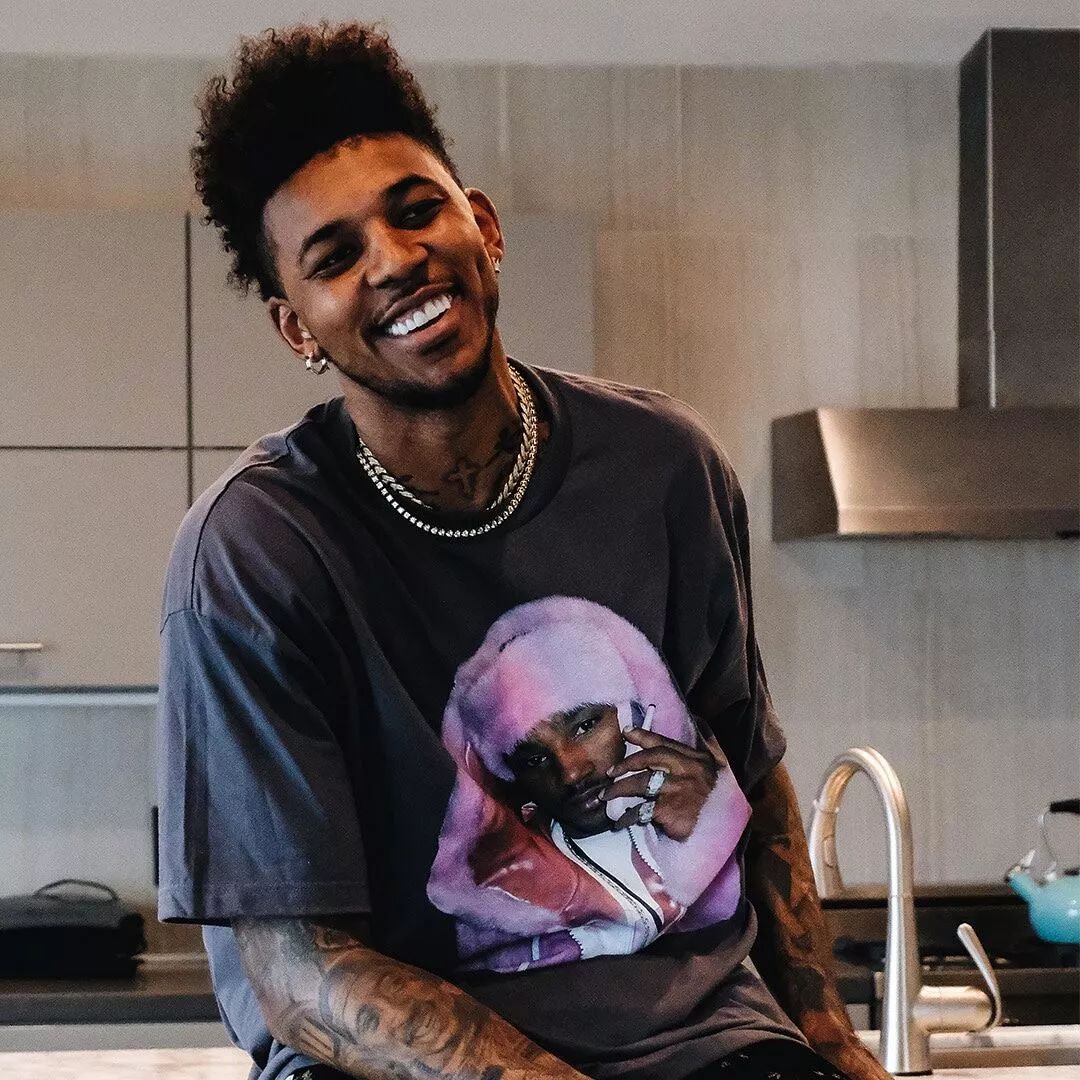 期内剧烈摆 期内剧烈摆